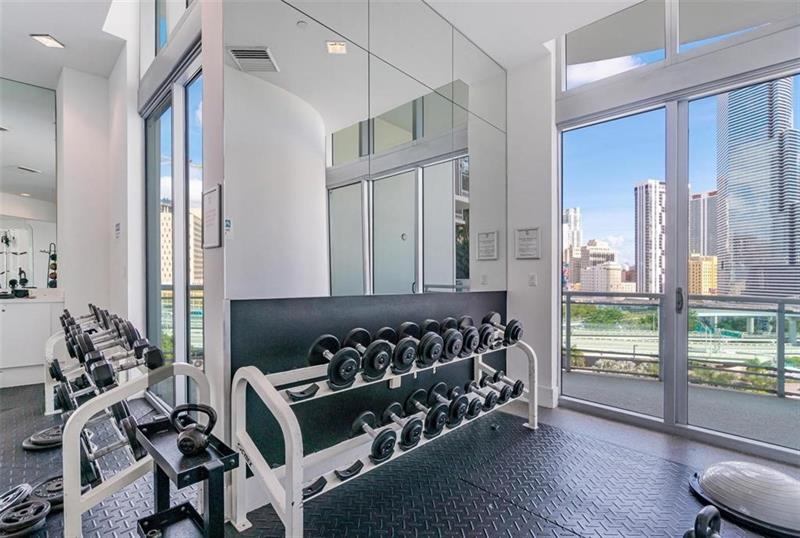 Image 19 of 33 For 350 Miami Ave  1608