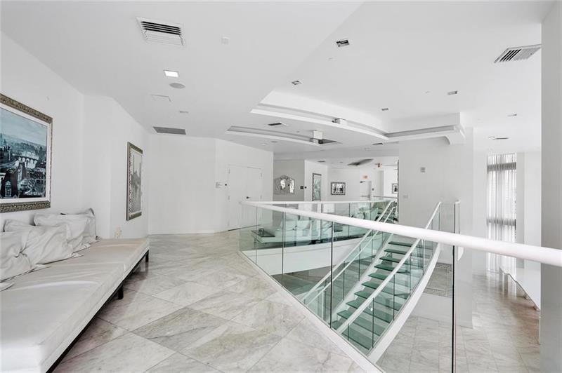 Image 31 of 33 For 350 Miami Ave  1608