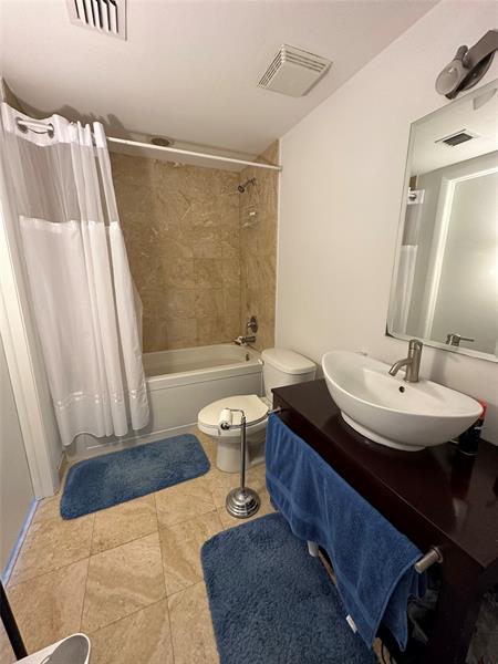 Image 8 of 33 For 350 Miami Ave  1608