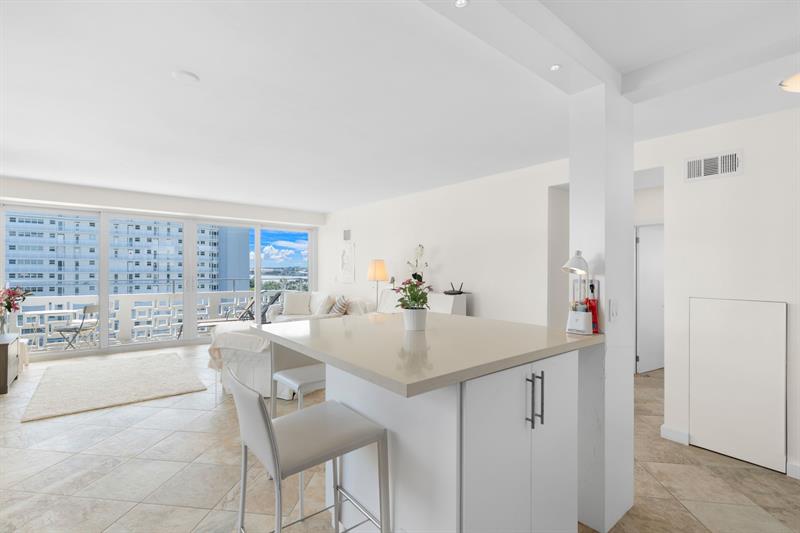 Image 11 of 29 For 1900 Ocean Dr 1002