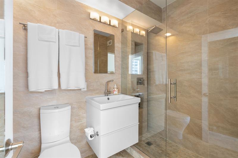 Image 19 of 29 For 1900 Ocean Dr 1002