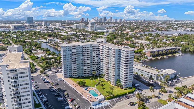 Image 23 of 29 For 1900 Ocean Dr 1002