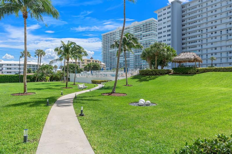 Image 26 of 29 For 1900 Ocean Dr 1002