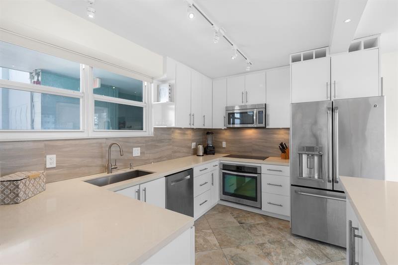 Image 9 of 29 For 1900 Ocean Dr 1002