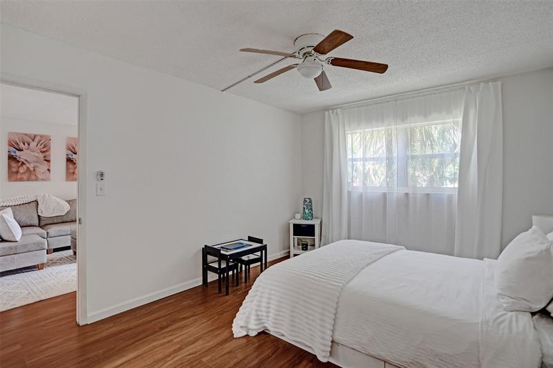 Image 13 of 23 For 2350 14th Street Cswy  203