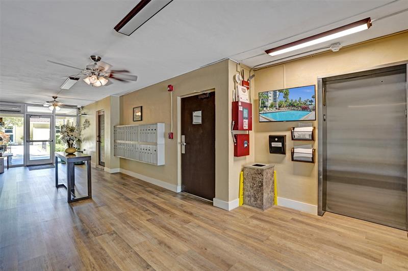 Image 23 of 23 For 2350 14th Street Cswy  203