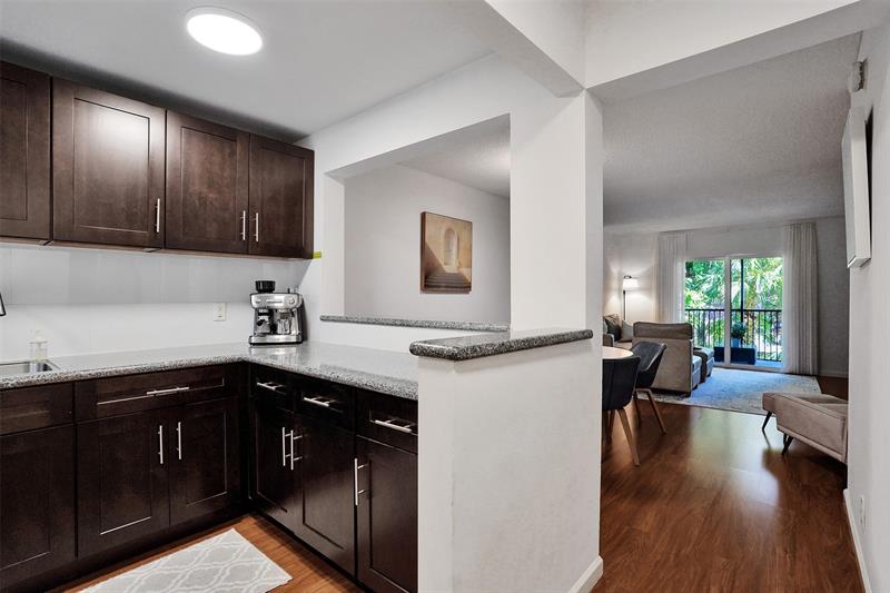 Image 4 of 23 For 2350 14th Street Cswy  203