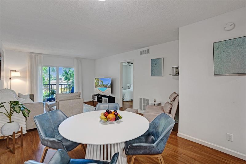 Image 6 of 23 For 2350 14th Street Cswy  203