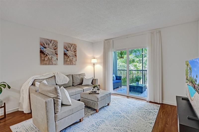Image 8 of 23 For 2350 14th Street Cswy  203