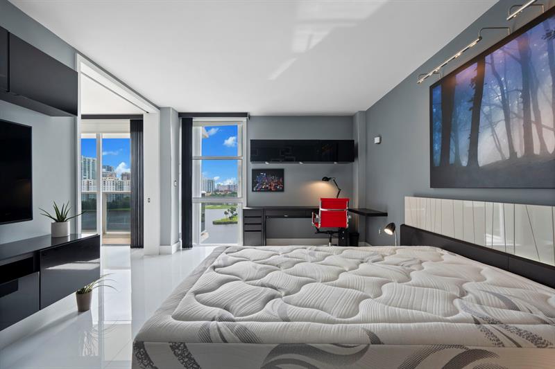 Image 20 of 31 For 3625 Country Club Dr  1208