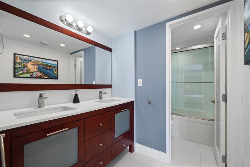 Image 22 of 31 For 3625 Country Club Dr  1208