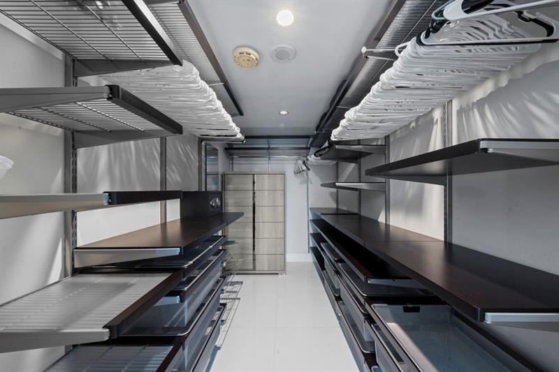 Image 24 of 31 For 3625 Country Club Dr  1208