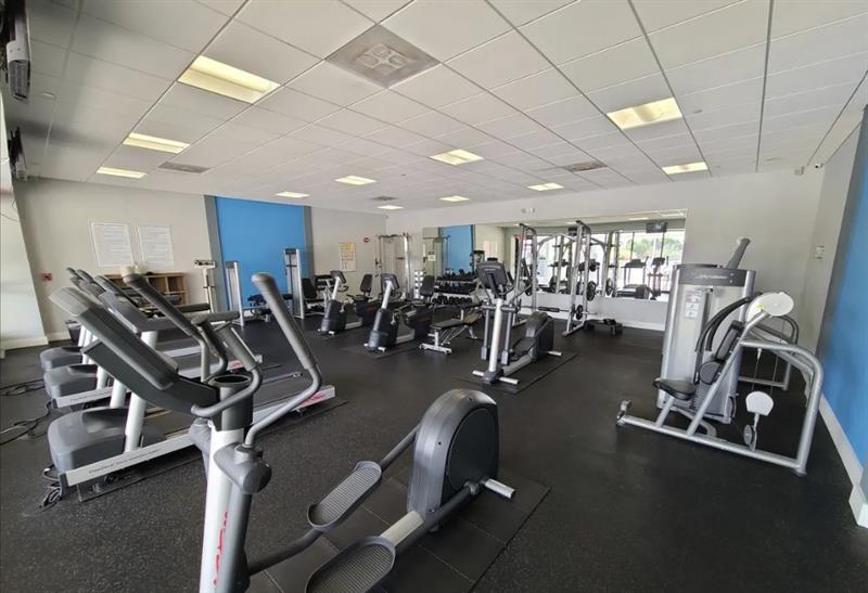 Image 28 of 31 For 3625 Country Club Dr  1208