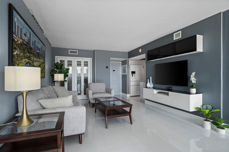 Image 7 of 31 For 3625 Country Club Dr  1208