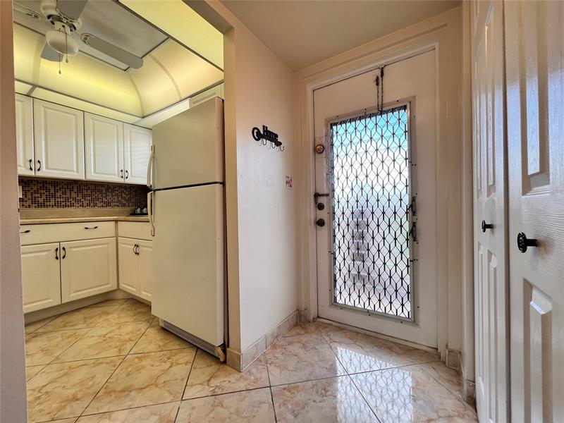 Image 4 of 20 For 8901 Sunrise Lakes Blvd  307