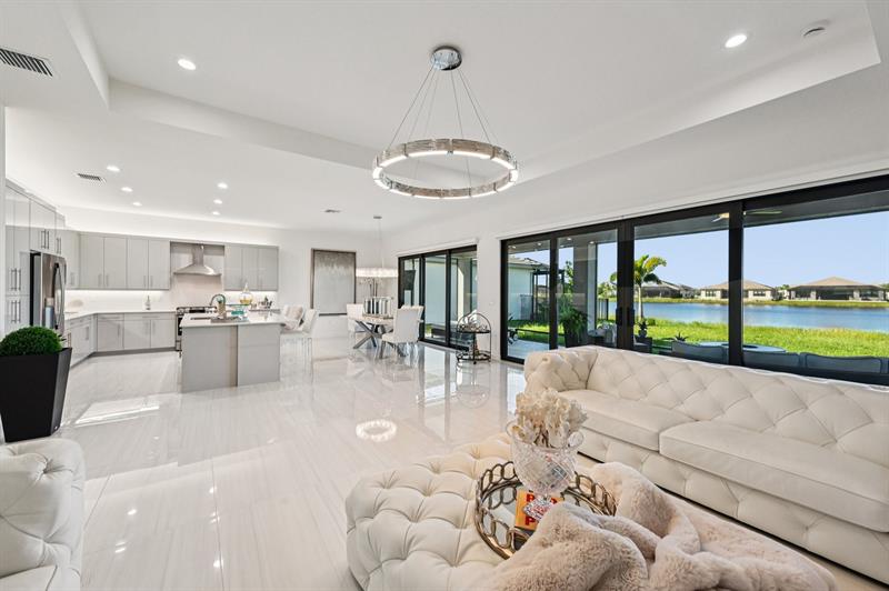 Image 11 of 60 For 12274 Saltwater Dr