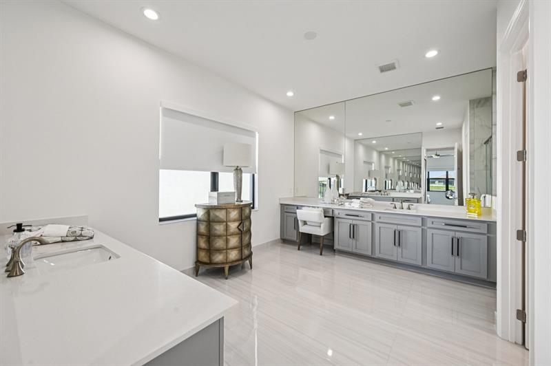 Image 38 of 60 For 12274 Saltwater Dr