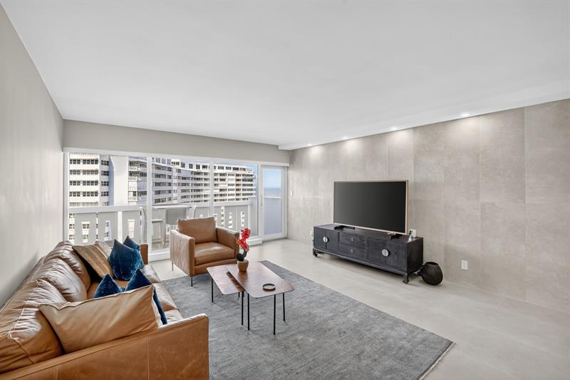 Image 14 of 44 For 2100 Ocean Drive  15e