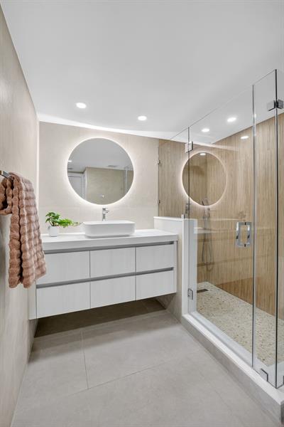 Image 23 of 44 For 2100 Ocean Drive  15e