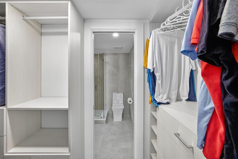 Image 25 of 44 For 2100 Ocean Drive  15e