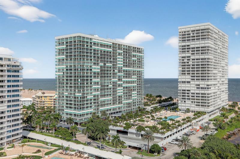 Image 28 of 44 For 2100 Ocean Drive  15e