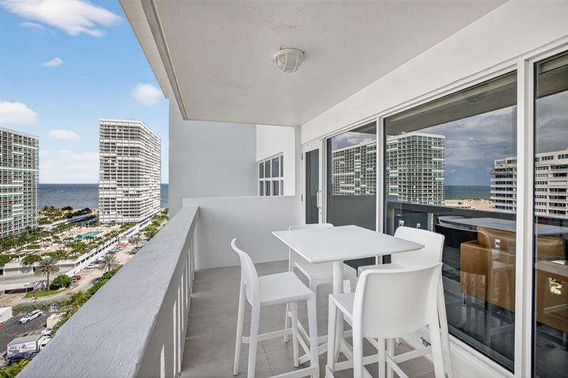 Image 29 of 44 For 2100 Ocean Drive  15e