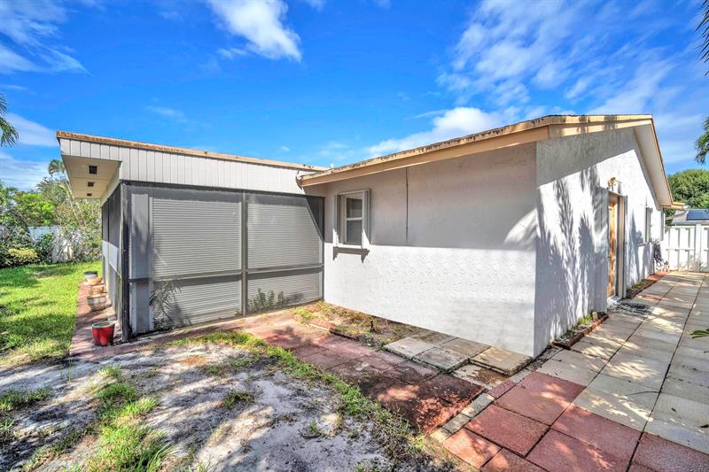 Image 11 of 44 For 7950 8th Ct  