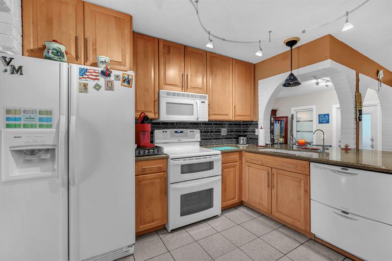 Image 24 of 44 For 7950 8th Ct  
