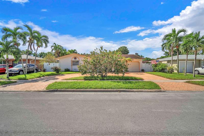 Image 3 of 44 For 7950 8th Ct  