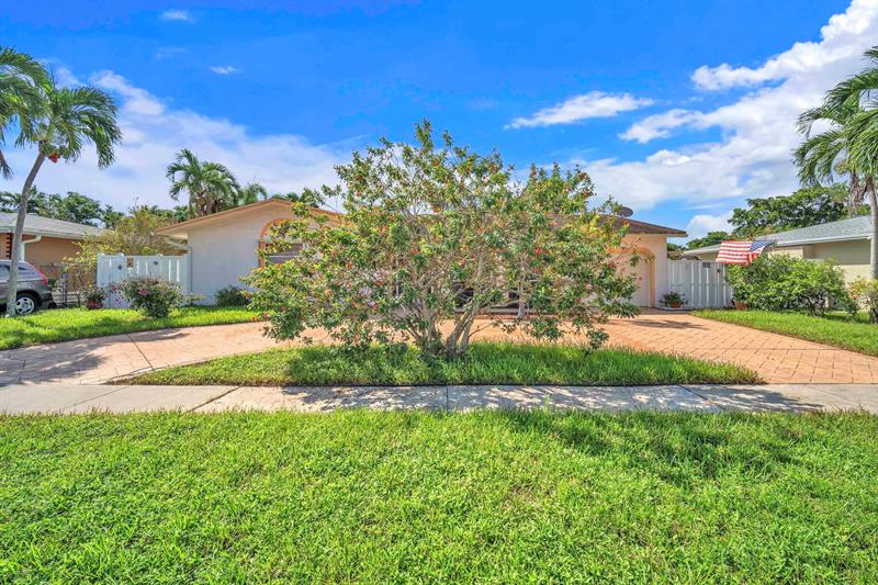 Image 4 of 44 For 7950 8th Ct  