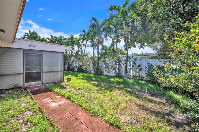 Image 7 of 44 For 7950 8th Ct  