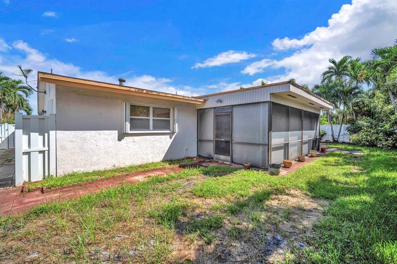 Image 8 of 44 For 7950 8th Ct  