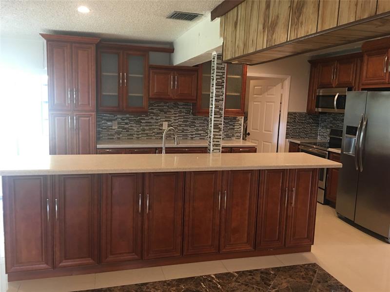 Image 11 of 26 For 720 66th Ter