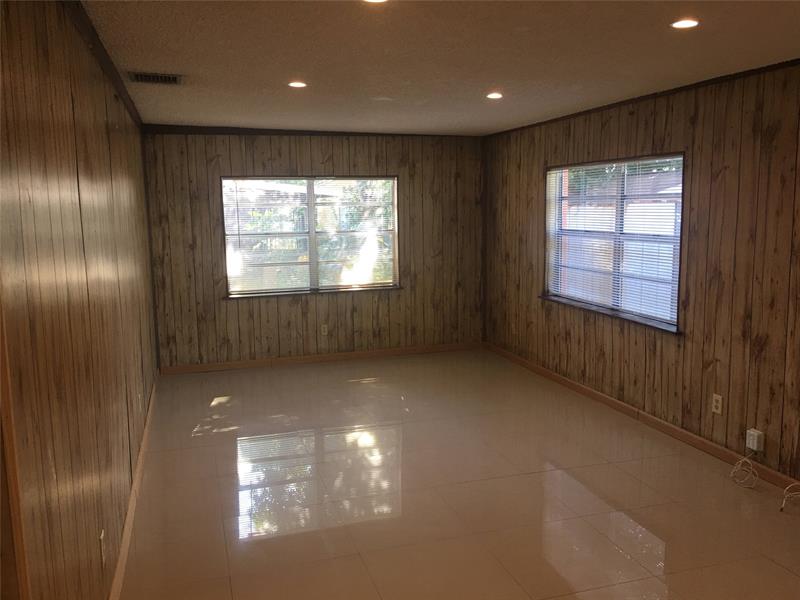 Image 17 of 26 For 720 66th Ter