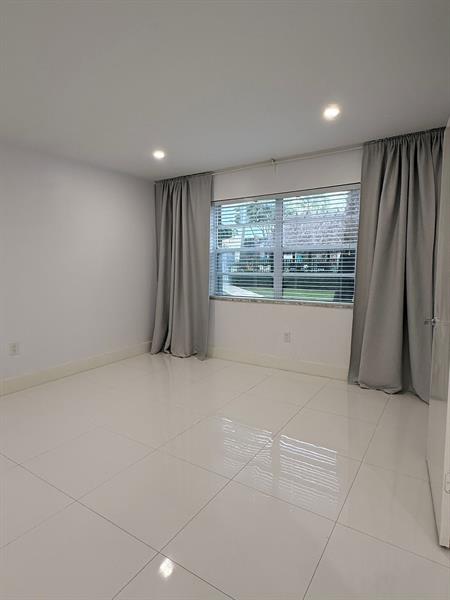 Image 9 of 20 For 8277 128th St  114