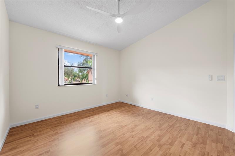 Image 18 of 28 For 11225 9th Ct  11225