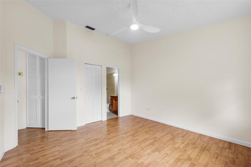 Image 19 of 28 For 11225 9th Ct  11225