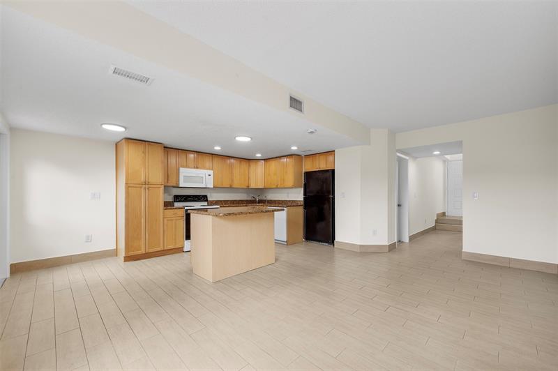 Image 5 of 28 For 11225 9th Ct  11225