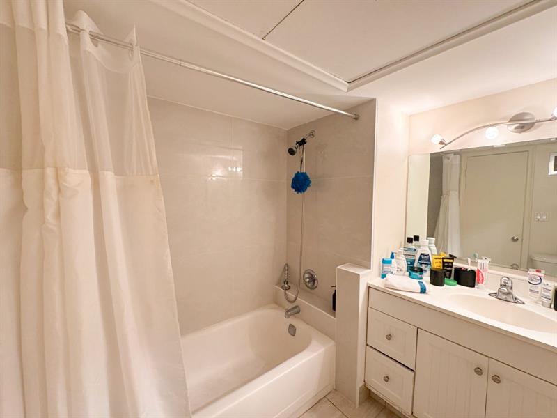 Image 25 of 26 For 136 19th Ct 216f