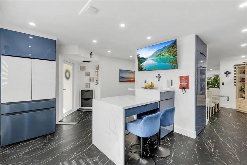 Image 4 of 44 For 1601 Abaco Drive  M1