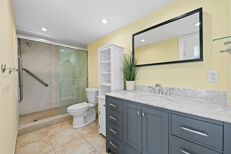 Image 14 of 34 For 2841 Ocean Blvd  1710