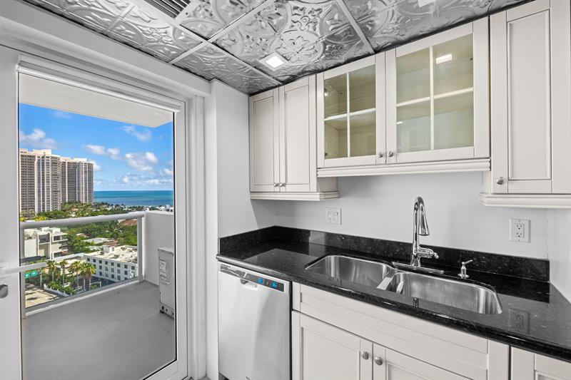 Image 19 of 34 For 2841 Ocean Blvd  1710