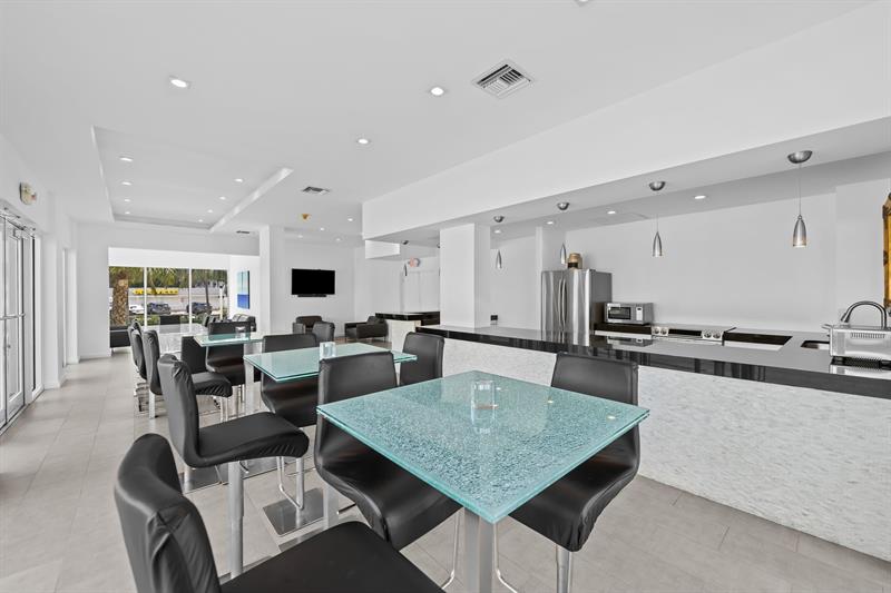 Image 30 of 34 For 2841 Ocean Blvd  1710