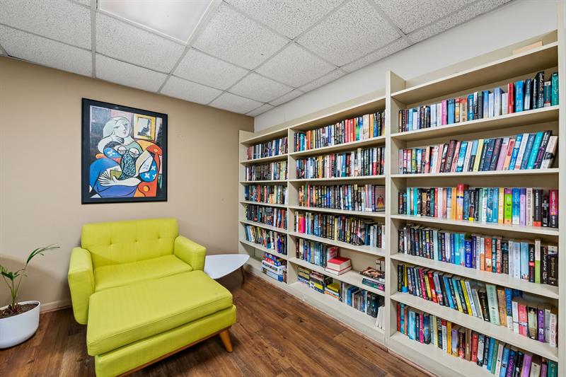 Image 33 of 34 For 2841 Ocean Blvd  1710