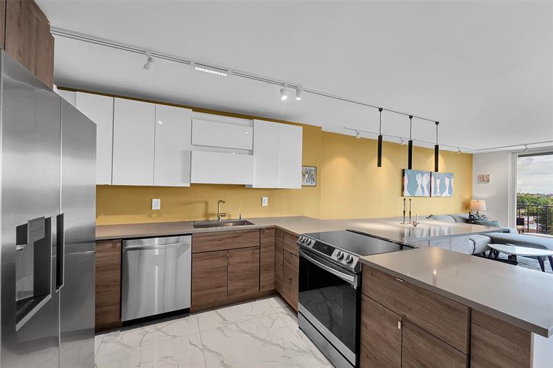 Image 3 of 34 For 1800 Andrews Ave  7b
