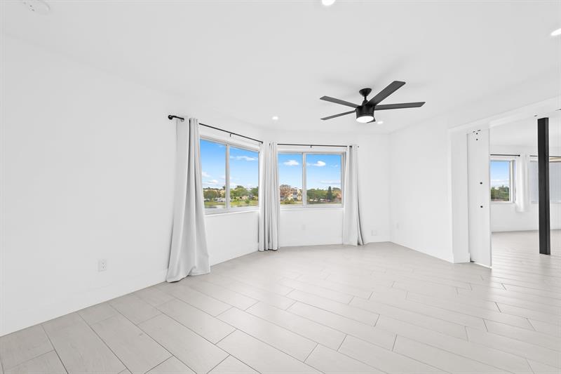 Image 23 of 25 For 877 195th St  422