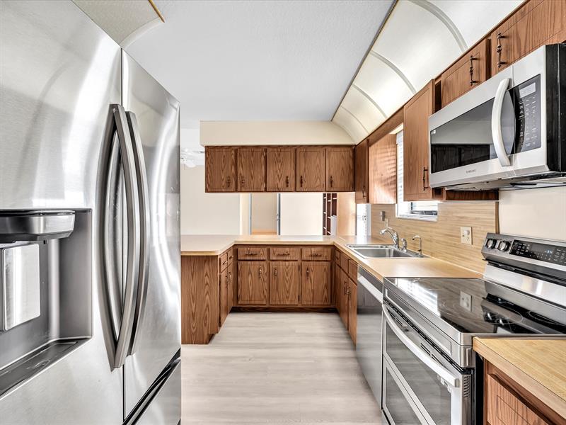 Image 24 of 92 For 1342 100th Dr