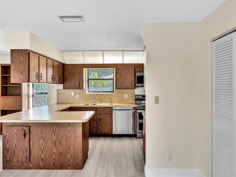 Image 27 of 92 For 1342 100th Dr