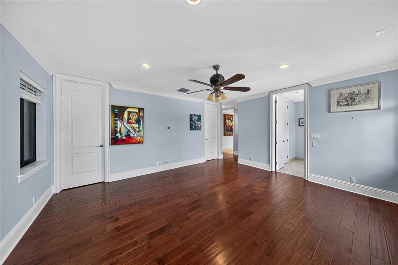 Image 31 of 46 For 116 11th Ave  116
