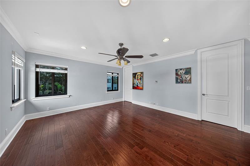 Image 33 of 46 For 116 11th Ave  116